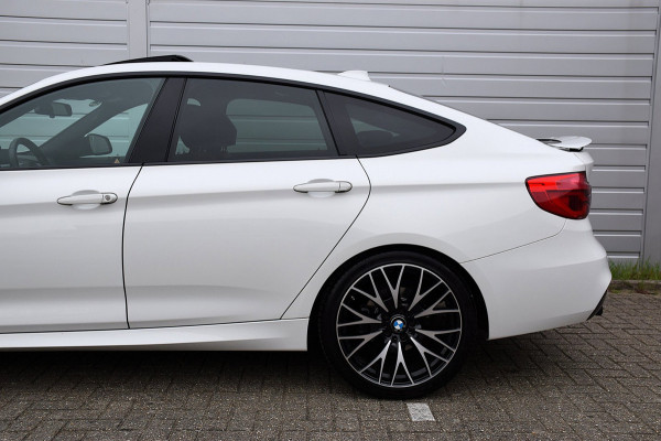 BMW 3-serie Gran Turismo 320i Corporate Lease High Executive*M-Pakket*Pano*HUD*H&K*Keyless*Trekhaak*Enz