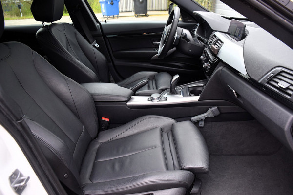 BMW 3-serie Gran Turismo 320i Corporate Lease High Executive*M-Pakket*Pano*HUD*H&K*Keyless*Trekhaak*Enz