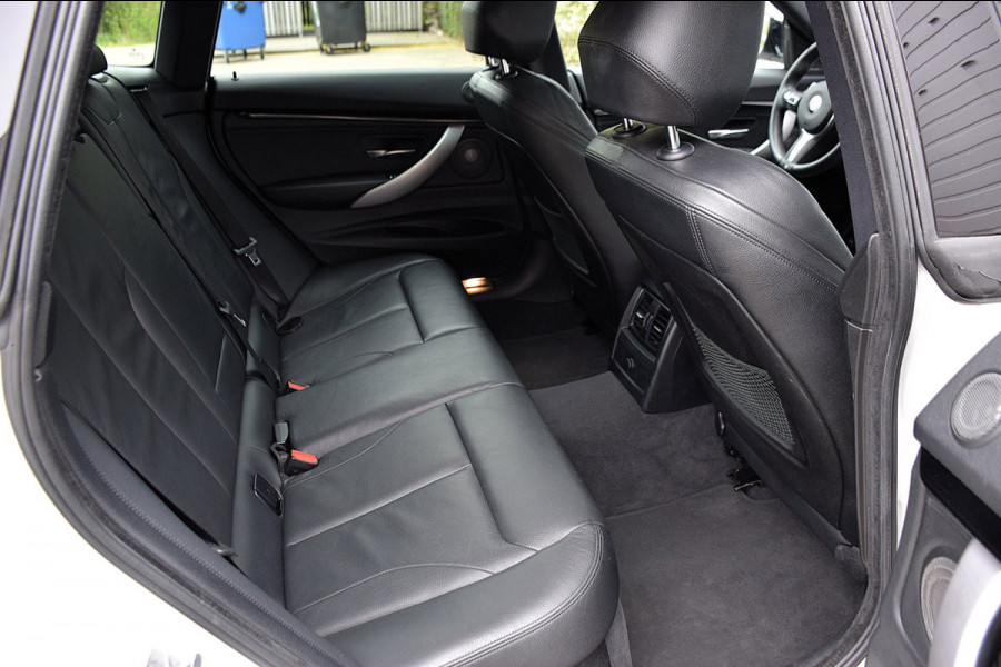 BMW 3-serie Gran Turismo 320i Corporate Lease High Executive*M-Pakket*Pano*HUD*H&K*Keyless*Trekhaak*Enz