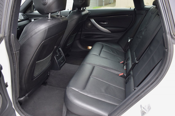 BMW 3-serie Gran Turismo 320i Corporate Lease High Executive*M-Pakket*Pano*HUD*H&K*Keyless*Trekhaak*Enz