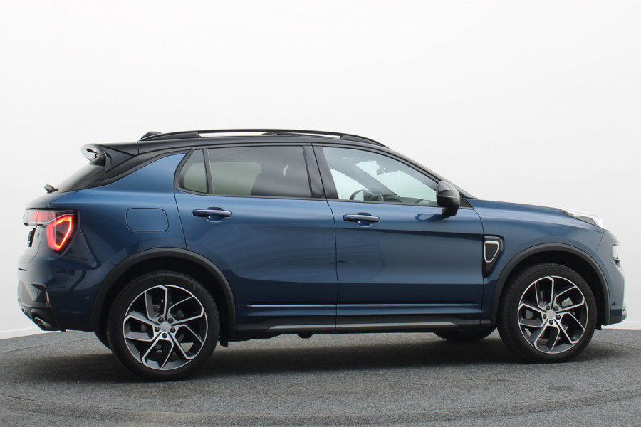 Lynk & Co 01 1.5 Plug-in Hybrid 360° Camera, Panoramadak, Zwarte hemel, ACC, Keyless, PDC, LED, 20''