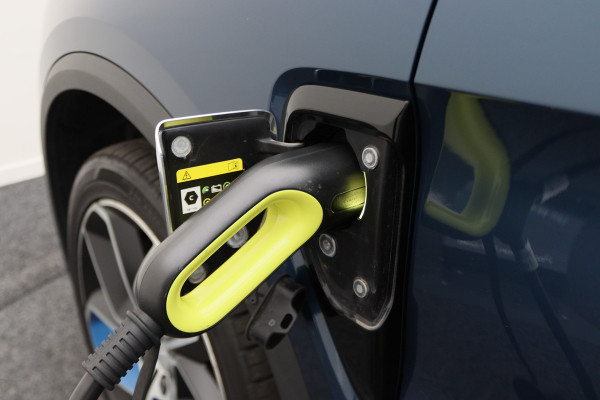 Lynk & Co 01 1.5 Plug-in Hybrid 360° Camera, Panoramadak, Zwarte hemel, ACC, Keyless, PDC, LED, 20''