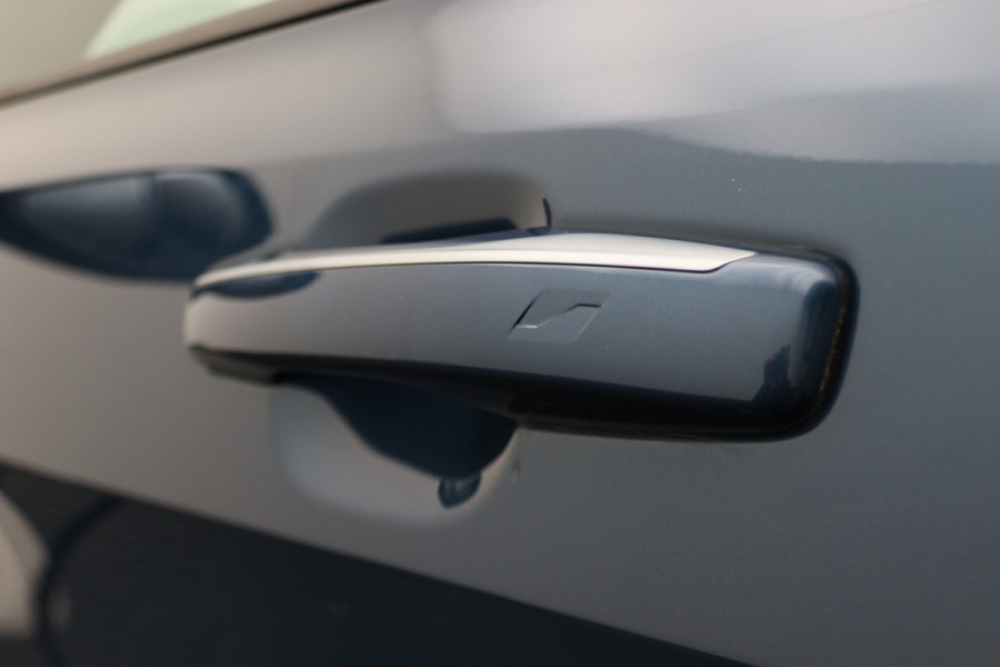 Lynk & Co 01 1.5 Plug-in Hybrid 360° Camera, Panoramadak, Zwarte hemel, ACC, Keyless, PDC, LED, 20''