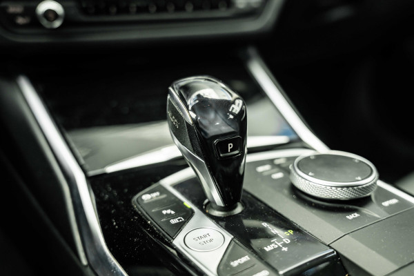 BMW 3 Serie Touring 330e High Executive
