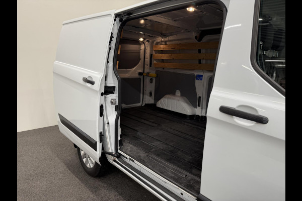 Ford Transit Custom 280 2.0 TDCI L1H1 Trend Automaat Navigatie DAB Parkeersensoren Airco Camera Carplay Trekhaak