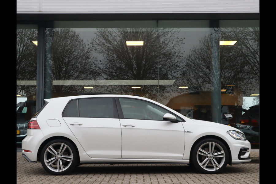 Volkswagen Golf 1.5 TSI Highline Pano / Navi / Elekramen / R-Line / Climate / Led Dealeronderhouden