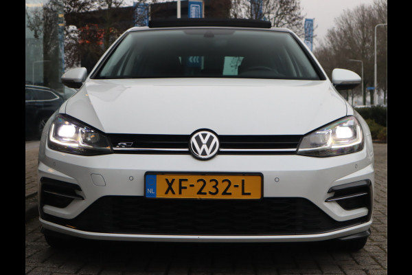 Volkswagen Golf 1.5 TSI Highline Pano / Navi / Elekramen / R-Line / Climate / Led Dealeronderhouden