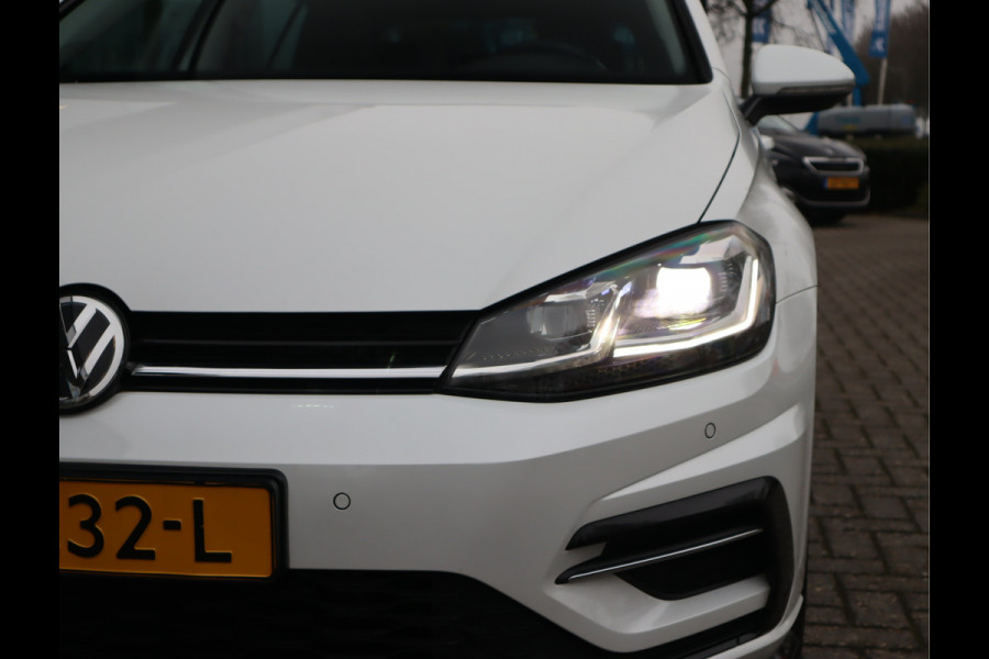 Volkswagen Golf 1.5 TSI Highline Pano / Navi / Elekramen / R-Line / Climate / Led Dealeronderhouden