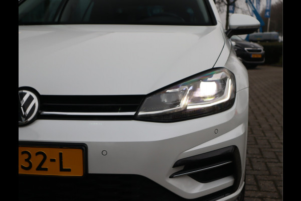 Volkswagen Golf 1.5 TSI Highline Pano / Navi / Elekramen / R-Line / Climate / Led Dealeronderhouden