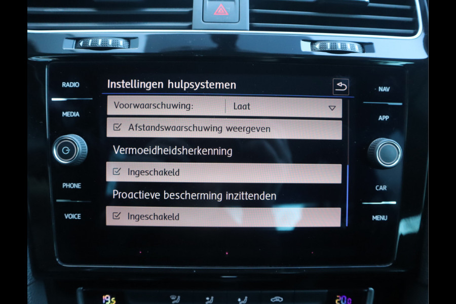 Volkswagen Golf 1.5 TSI Highline Pano / Navi / Elekramen / R-Line / Climate / Led Dealeronderhouden