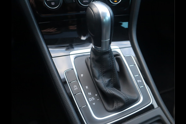 Volkswagen Golf 1.5 TSI Highline Pano / Navi / Elekramen / R-Line / Climate / Led Dealeronderhouden