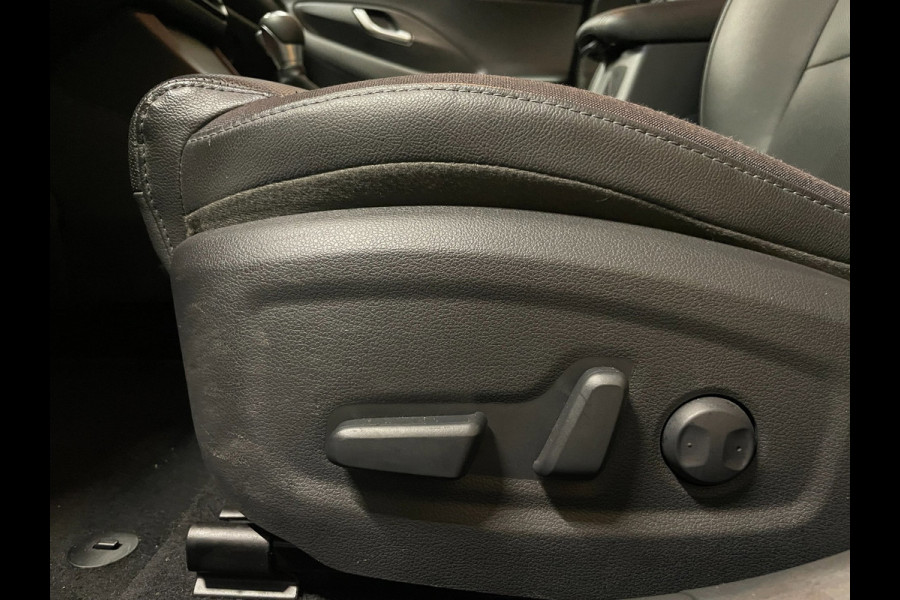 Hyundai i30 1.5 T-GDi MHEV Premium|AUTOMAAT|FULL OPTION|LEDER|ACC|ELEK.INTERIEUR|STUURVERW+STOELVERW.+VENT|APPLE CARPLAY|CAMERA|NL