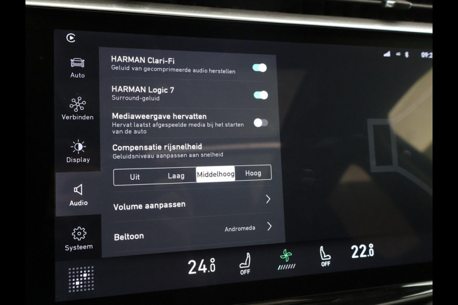 Lynk & Co 01 1.5 PLUG-IN 261 PK AUT. + PANORAMA | INFINTY AUDIO | ADAPTIVE CRUISE | CAMERA | 20 INCH | SFEERVERLICHTING