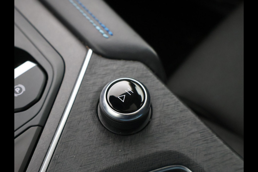 Lynk & Co 01 1.5 PLUG-IN 261 PK AUT. + PANORAMA | INFINTY AUDIO | ADAPTIVE CRUISE | CAMERA | 20 INCH | SFEERVERLICHTING