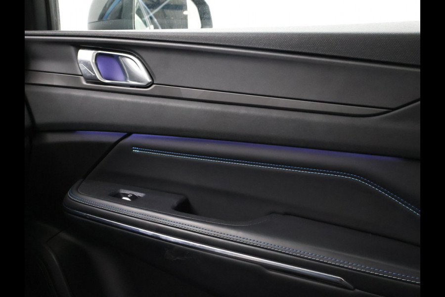 Lynk & Co 01 1.5 PLUG-IN 261 PK AUT. + PANORAMA | INFINTY AUDIO | ADAPTIVE CRUISE | CAMERA | 20 INCH | SFEERVERLICHTING