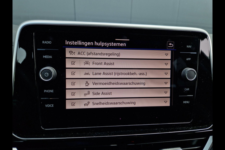 Volkswagen T-Roc 1.5 TSI DSG 150PK R-Line /IQ Drive /IQ Light /Keyless