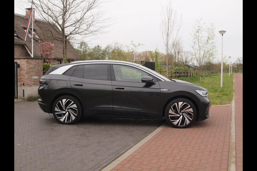 Volkswagen ID.4 First Max 77 kWh | Panoramadak | Heads-Up Display | 360 Camera | Trekhaak | Sfeerverlichting |