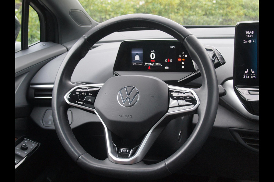 Volkswagen ID.4 First Max 77 kWh | Panoramadak | Heads-Up Display | 360 Camera | Trekhaak | Sfeerverlichting |
