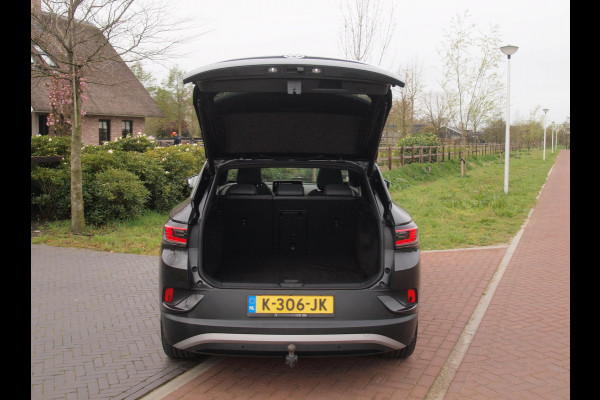 Volkswagen ID.4 First Max 77 kWh | Panoramadak | Heads-Up Display | 360 Camera | Trekhaak | Sfeerverlichting |