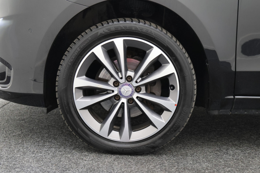 Mercedes-Benz Vito 114 CDI Lang DC Comfort 6p. Leer, Camera, LED, Apple Carplay, Trekhaak, Climate, 18"