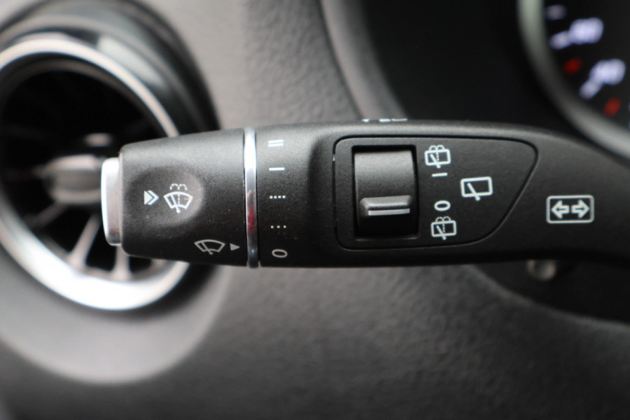 Mercedes-Benz Vito 114 CDI Lang DC Comfort 6p. Leer, Camera, LED, Apple Carplay, Trekhaak, Climate, 18"