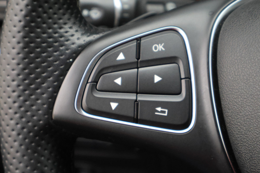 Mercedes-Benz Vito 114 CDI Lang DC Comfort 6p. Leer, Camera, LED, Apple Carplay, Trekhaak, Climate, 18"