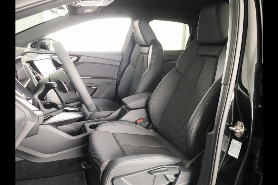 Audi Q4 e-tron 45 quattro S edition Competition 82 kWh 286pk | Assistentiepakket plus | Ambiente verlichting | Optiekpakket zwart plus | Privacy glas |