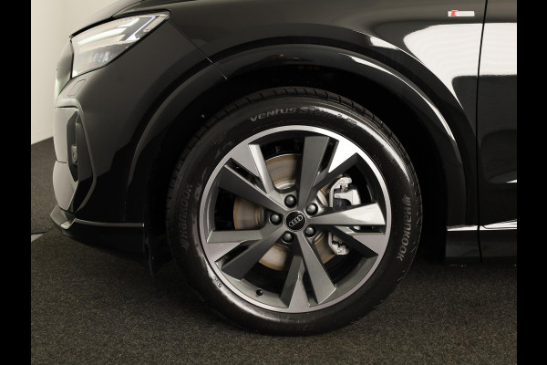 Audi Q4 e-tron 45 quattro S edition Competition 82 kWh 286pk | Assistentiepakket plus | Ambiente verlichting | Optiekpakket zwart plus | Privacy glas |
