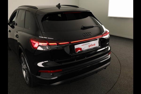 Audi Q4 e-tron 45 quattro S edition Competition 82 kWh 286pk | Assistentiepakket plus | Ambiente verlichting | Optiekpakket zwart plus | Privacy glas |