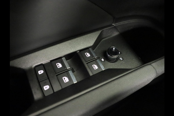 Audi Q4 e-tron 45 quattro S edition Competition 82 kWh 286pk | Assistentiepakket plus | Ambiente verlichting | Optiekpakket zwart plus | Privacy glas |