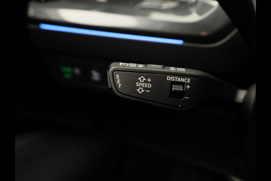 Audi Q4 e-tron 45 quattro S edition Competition 82 kWh 286pk | Assistentiepakket plus | Ambiente verlichting | Optiekpakket zwart plus | Privacy glas |