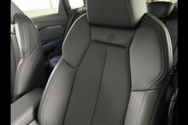 Audi Q4 e-tron 45 quattro S edition Competition 82 kWh 286pk | Assistentiepakket plus | Ambiente verlichting | Optiekpakket zwart plus | Privacy glas |