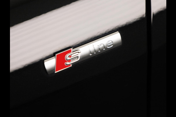 Audi Q4 e-tron 45 quattro S edition Competition 82 kWh 286pk | Assistentiepakket plus | Ambiente verlichting | Optiekpakket zwart plus | Privacy glas |