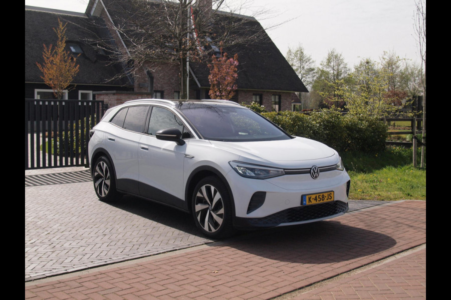 Volkswagen ID.4 First 77 kWh | Camera | Trekhaak | Sfeerverlichting | ACC | Apple Carplay |