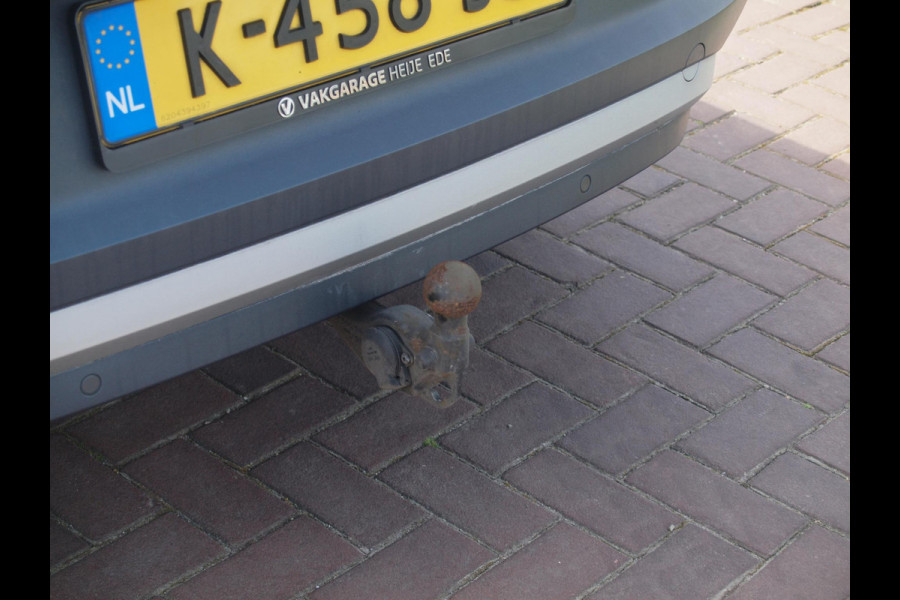 Volkswagen ID.4 First 77 kWh | Camera | Trekhaak | Sfeerverlichting | ACC | Apple Carplay |