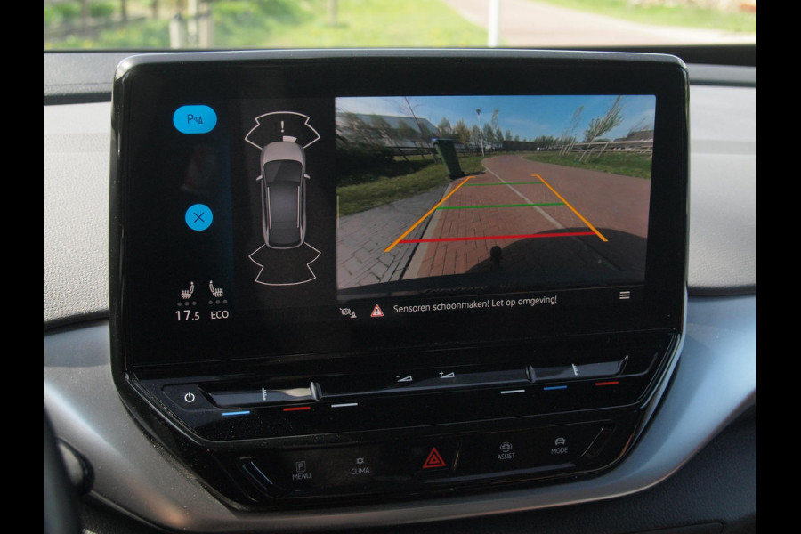 Volkswagen ID.4 First 77 kWh | Camera | Trekhaak | Sfeerverlichting | ACC | Apple Carplay |