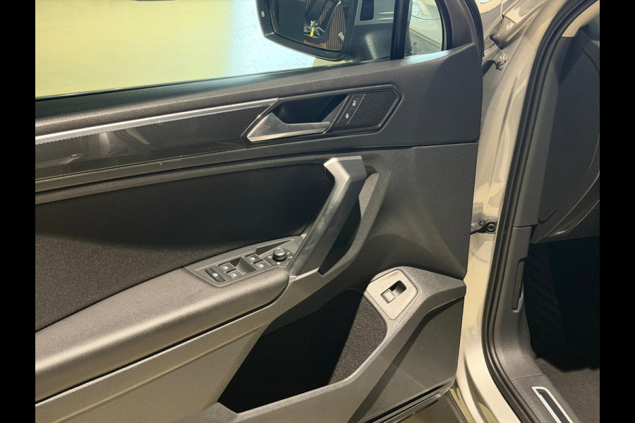 Volkswagen Tiguan 2.0 TSI 4Motion R-Line|Keyless|Pano|Trekhaak|