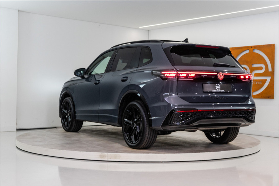 Volkswagen Tiguan 1.5 eHybrid R-Line Edition 272PK | NL AUTO | Pano | Trekhaak | 360 | IQ | Fabrieksgarantie