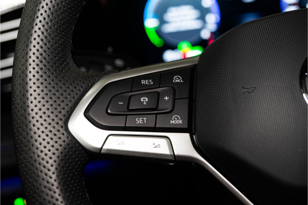 Volkswagen Tiguan 1.5 eHybrid R-Line Edition 272PK | NL AUTO | Pano | Trekhaak | 360 | IQ | Fabrieksgarantie