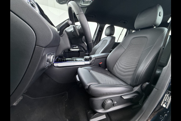 Mercedes-Benz EQB 250 7 Persoons 69kWh Stoelverwarming 1/2 Leder Navi Ecc Camera Cruisecontrol Apple Carplay Android Auto Pdc Business Line DAB Bluetooth Elek.Achterklep Led Lmv Dodehoekassistent DAB+ Rijstrooksensor 1e Eigenaar Dealeronderhouden Origineel Nederlandse Auto