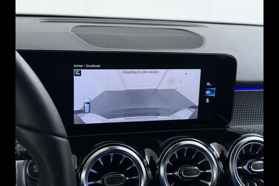 Mercedes-Benz EQB 250 7 Persoons 69kWh Stoelverwarming 1/2 Leder Navi Ecc Camera Cruisecontrol Apple Carplay Android Auto Pdc Business Line DAB Bluetooth Elek.Achterklep Led Lmv Dodehoekassistent DAB+ Rijstrooksensor 1e Eigenaar Dealeronderhouden Origineel Nederlandse Auto