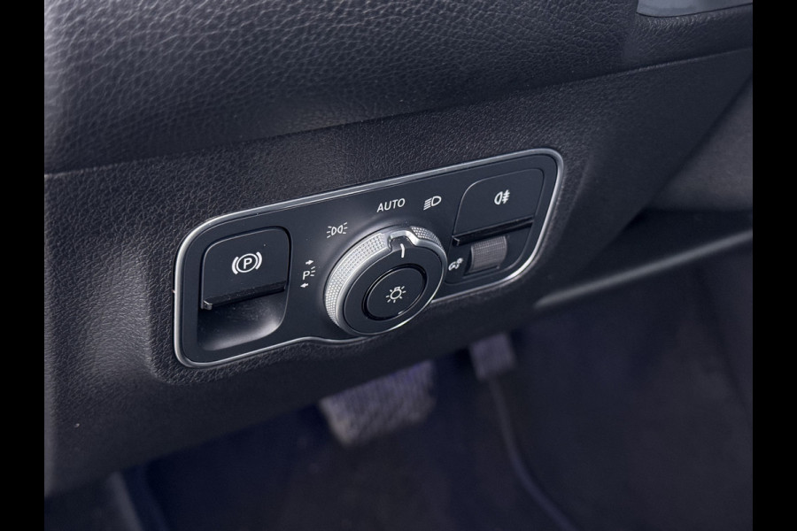 Mercedes-Benz EQB 250 7 Persoons 69kWh Stoelverwarming 1/2 Leder Navi Ecc Camera Cruisecontrol Apple Carplay Android Auto Pdc Business Line DAB Bluetooth Elek.Achterklep Led Lmv Dodehoekassistent DAB+ Rijstrooksensor 1e Eigenaar Dealeronderhouden Origineel Nederlandse Auto