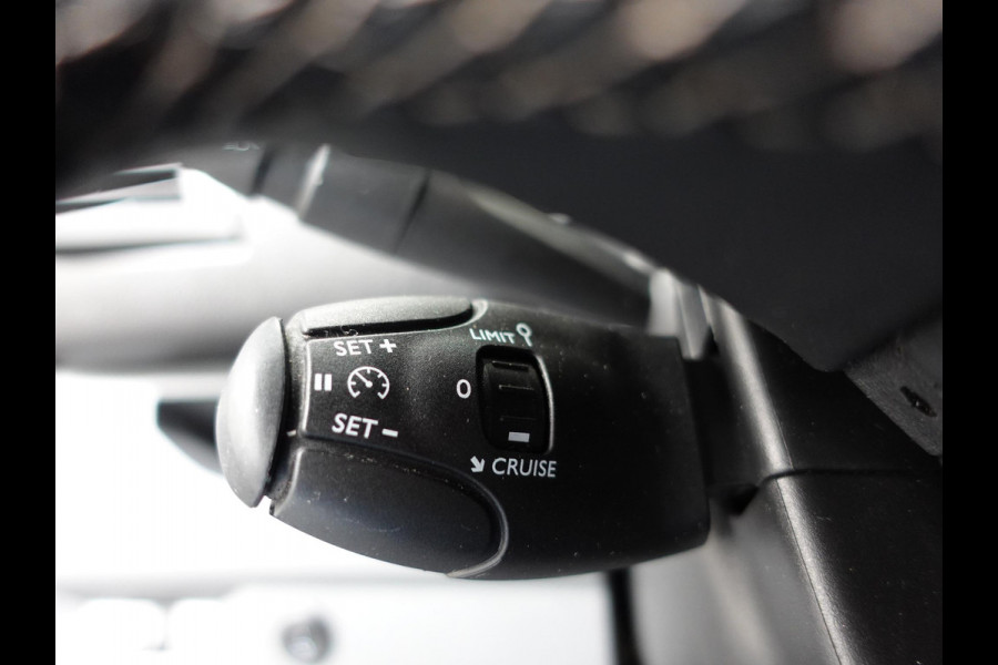 Opel Vivaro 2.0 CDTI L3H1 145PK Dubbele Cabine Automaat Airco Apple Carplay/Android Auto Navigatie Trekhaak Camera Parkeersensoren