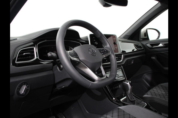 Volkswagen T-Roc 1.5 TSI R-Line + IQ Drive pakket Automaat Climate control Adaptieve cruise control Camera Parkeersensoren Stuurverwarming Stoelverwarming Keyless LED Apple Carplay/ Android Auto