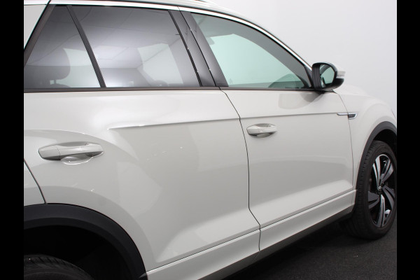 Volkswagen T-Roc 1.5 TSI R-Line + IQ Drive pakket Automaat Climate control Adaptieve cruise control Camera Parkeersensoren Stuurverwarming Stoelverwarming Keyless LED Apple Carplay/ Android Auto