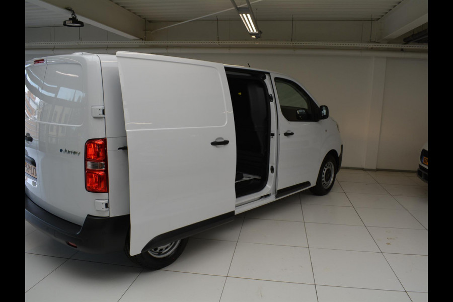 Citroën ë-Jumpy L2 75 kWh | tot 8 jaar garantie | Camera | Navigatie incl. Apple Carplay | Dodehoek detectie | Parkeersensoren voor & achter | Laadruimtebetimmering