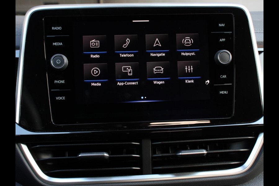 Volkswagen T-Roc 1.5 TSI R-Line + IQ Drive pakket Automaat Climate control Adaptieve cruise control Camera Parkeersensoren Stuurverwarming Stoelverwarming Keyless LED Apple Carplay/ Android Auto