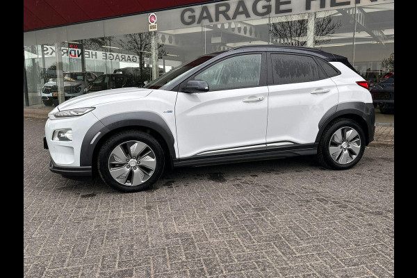 Hyundai Kona EV Fashion 64 kWh | SOH: 95,5% | Full LED | Blindspot | Elektr Stoelen | Two Tone White  - Darknight metallic |