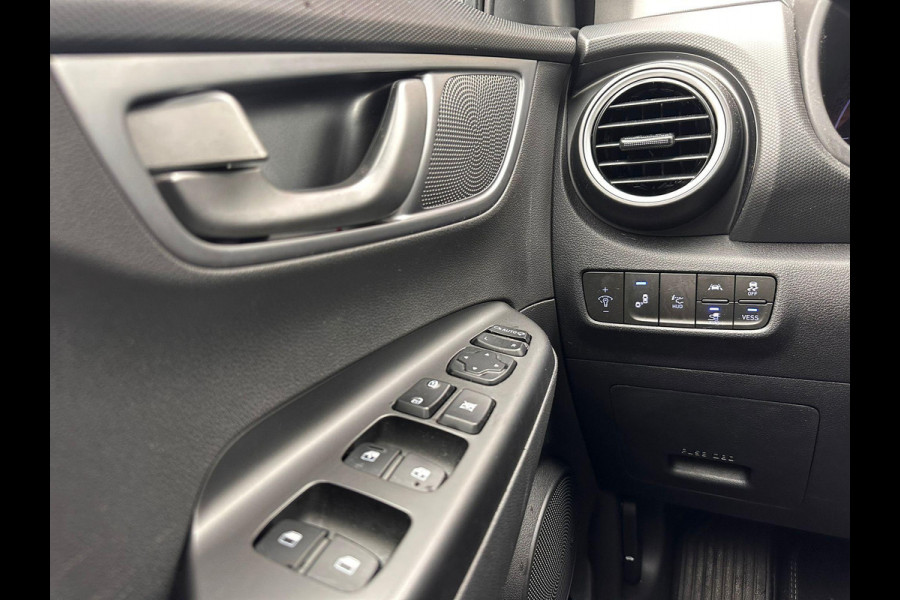 Hyundai Kona EV Fashion 64 kWh | SOH: 95,5% | Full LED | Blindspot | Elektr Stoelen | Two Tone White  - Darknight metallic |