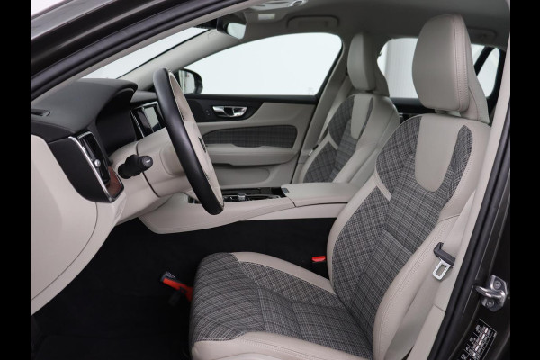 Volvo V60 2.0 T6 Twin Engine AWD Momentum Pro | SOH 88% | Stoelverwarming | Adaptive cruise | Carplay | Half leder | Navigatie | Full LED | Parkeerhulp | Climate control | Bluetooth | PHEV | Plug In